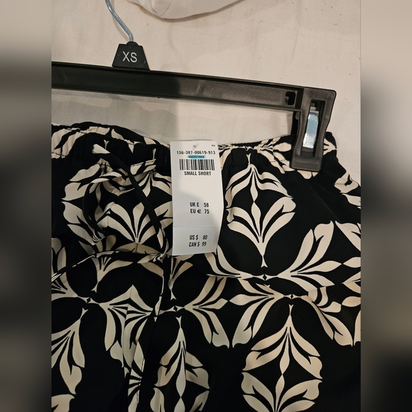 NWT ABERCROMBIE Drapey Wide Leg Pull On Pants Size Small Short Black And Ivory - Picture 8 of 9